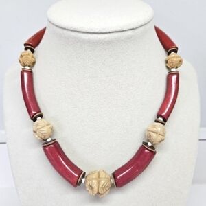 VINTAGE Plastic & Glass Cream and Red Beaded Necklace
